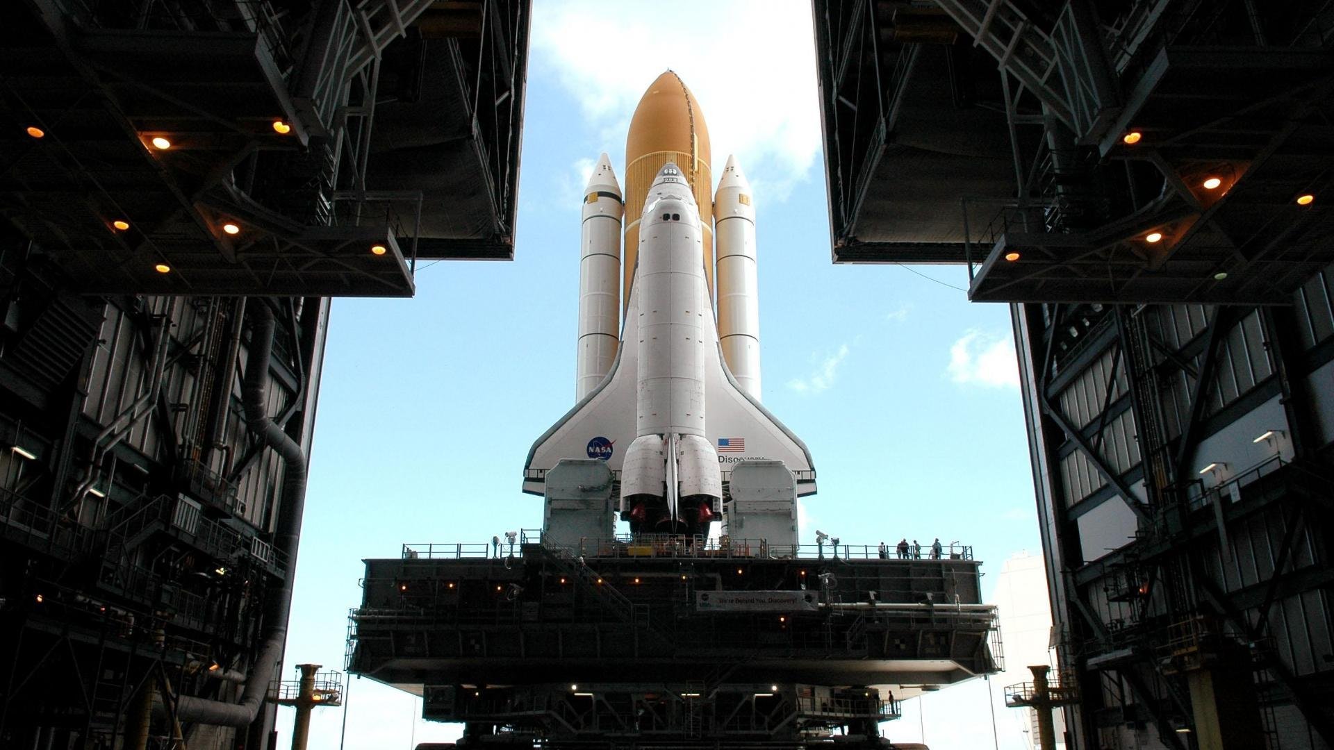 西班牙骑手马尔科·佩雷斯在国际马术大奖赛中获得冠军，成为赛事历史上最年轻的冠军得主。